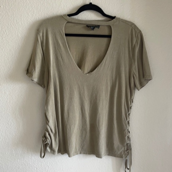 Green Top - Picture 1 of 5